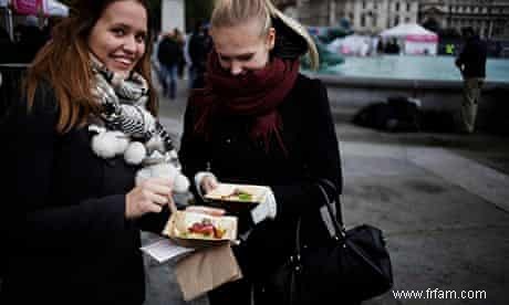 Nourrir les 5 000 :une manifestation et un porc à Trafalgar Square 