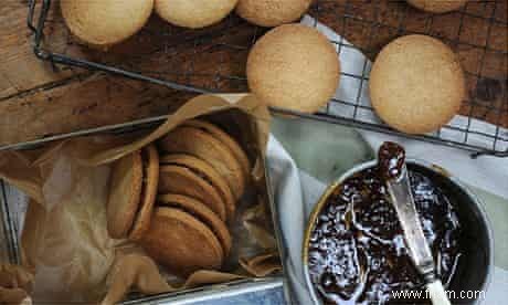 Alfajores sans gluten avec garniture au caramel sans produits laitiers 