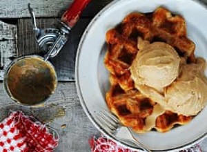 Glace au beurre de cacahuète sans produits laitiers avec gaufres à la banane sans gluten 