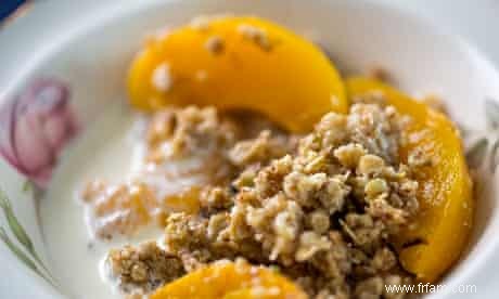 La recette du crumble aux pêches de Jack Monroe 