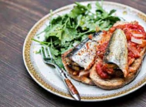 Recette de sardines rôties au four de Jack Monroe avec tomates sur levain 