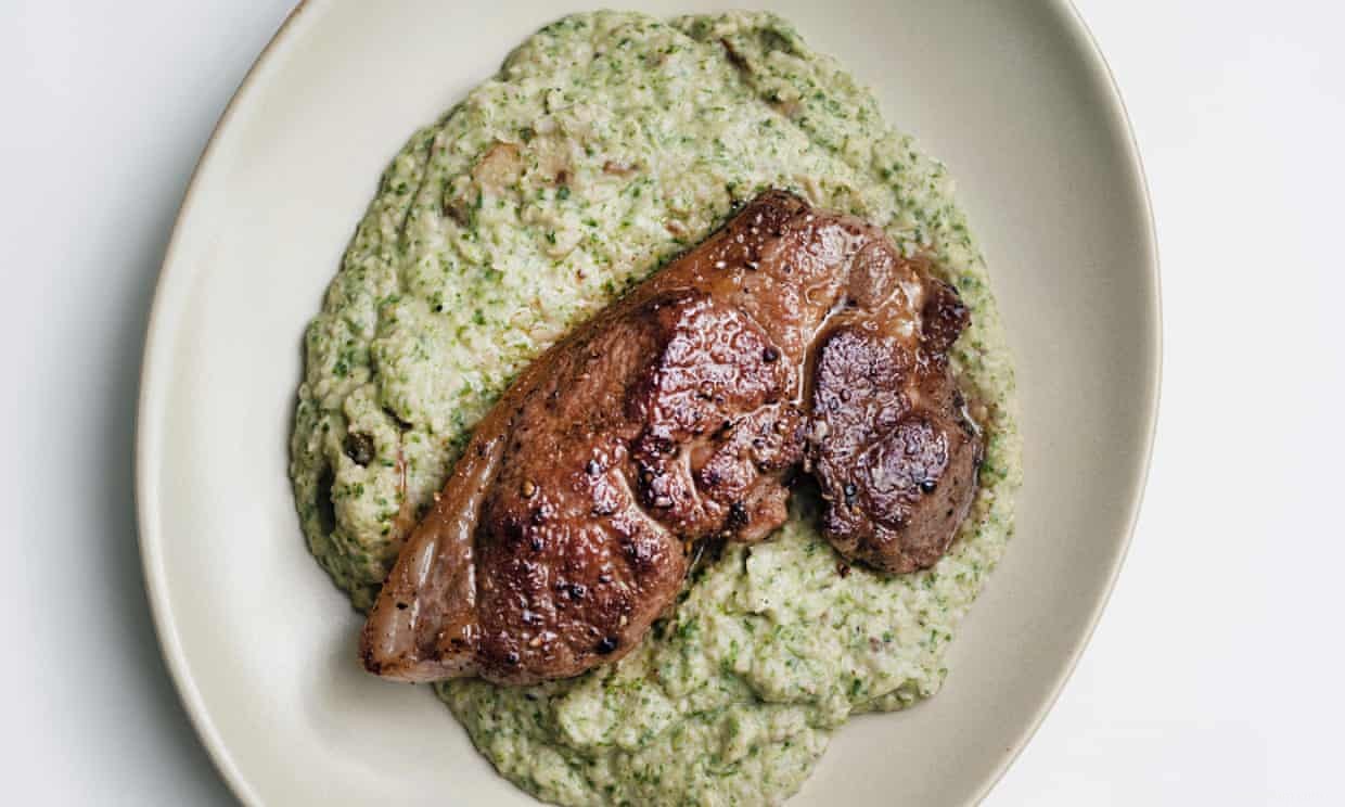 Recette du steak d agneau de Nigel Slater avec cannellini à la crème 