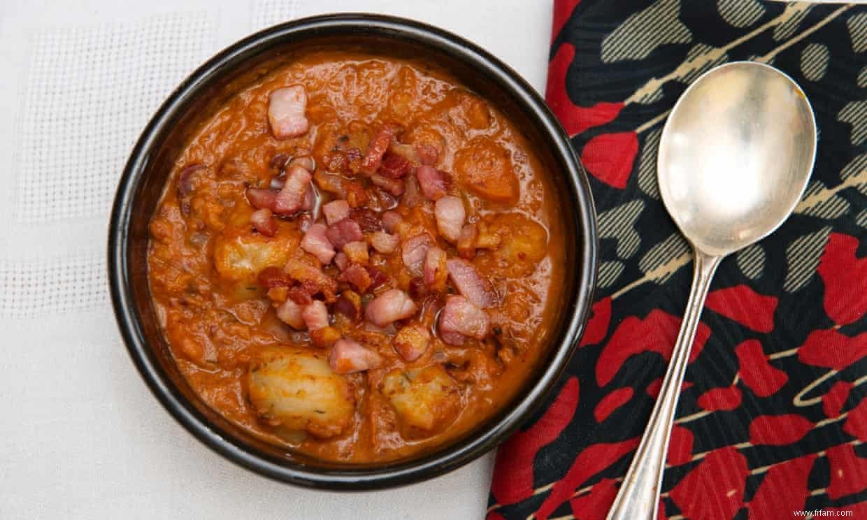 Soupe aux haricots rouges de Jack Monroe avec boulettes 