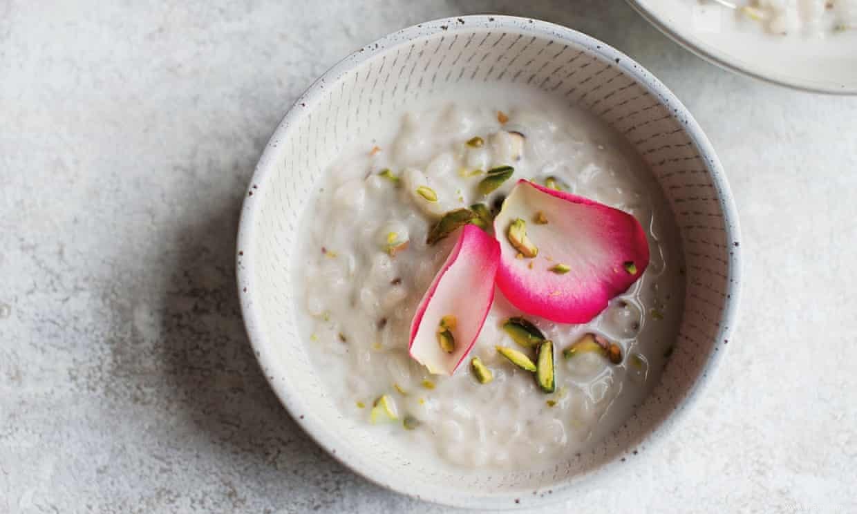 Riz au lait à la rose et à la cardamome – recette sans produits laitiers 