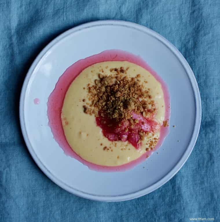 La recette du crumble à la rhubarbe qui ne sera jamais un cliché 