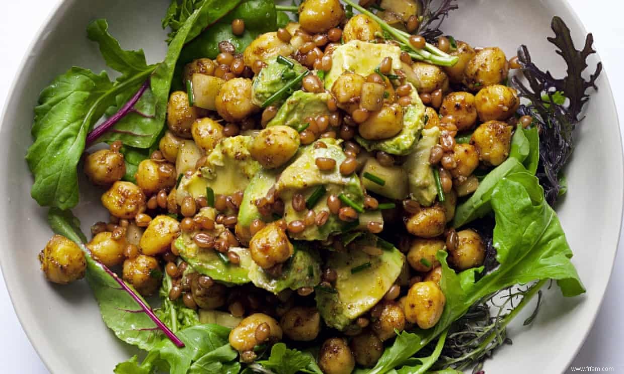 Recette de salade de freekeh à l avocat et à la ciboulette de Nigel Slater 