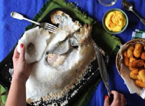 Un festin sicilien avec du bar en croûte de sel 