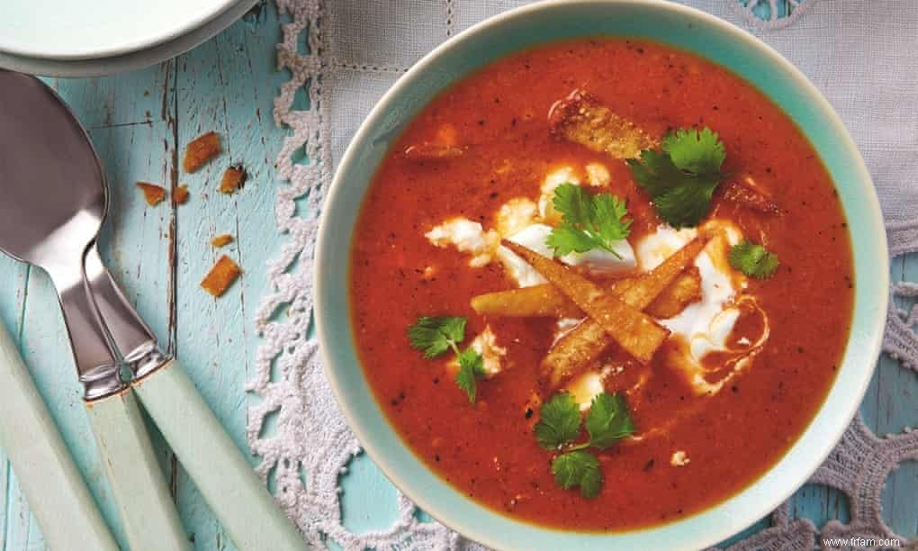 Le cuisinier du week-end :les recettes de Thomasina Miers pour la sopa Azteca et le maquereau grillé sauce tahini 