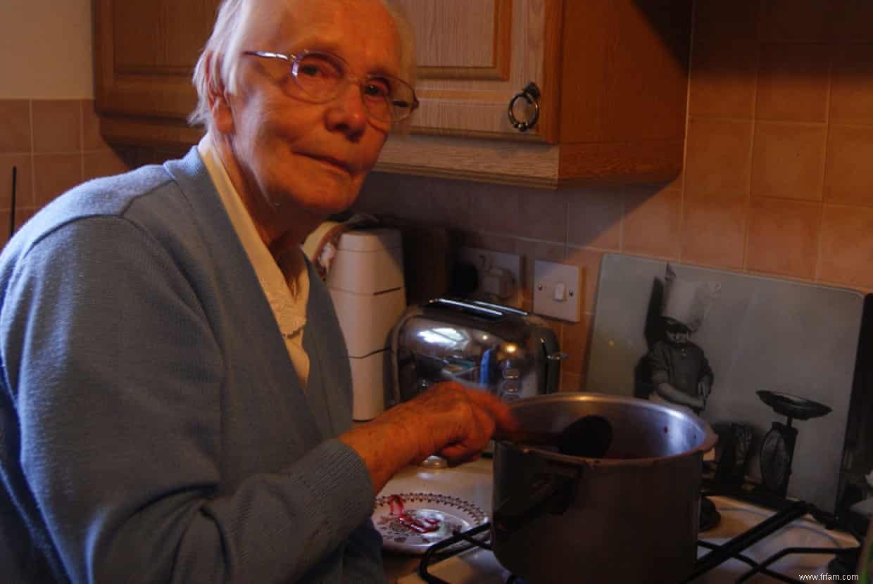 Vie de famille :Mon oncle aventurier, mort jeune, la « chanson du dentifrice » et la confiture de framboises de grand-mère 