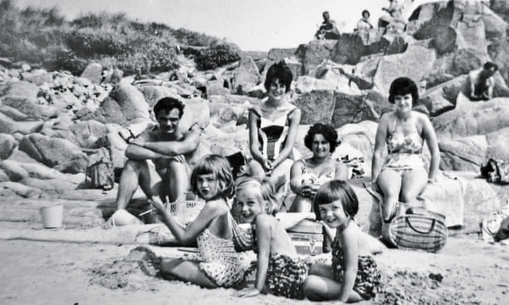 Vie de famille :Conduire un faux train sur une plage de Guernesey, I Still Pray de Kasey Chambers et le célèbre parkin de grand-mère 