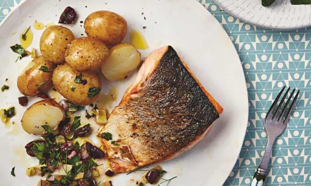 Le cuisinier du week-end :les recettes de Thomasina Miers pour la truite de mer à la sicilienne et la salade de betteraves marinées 