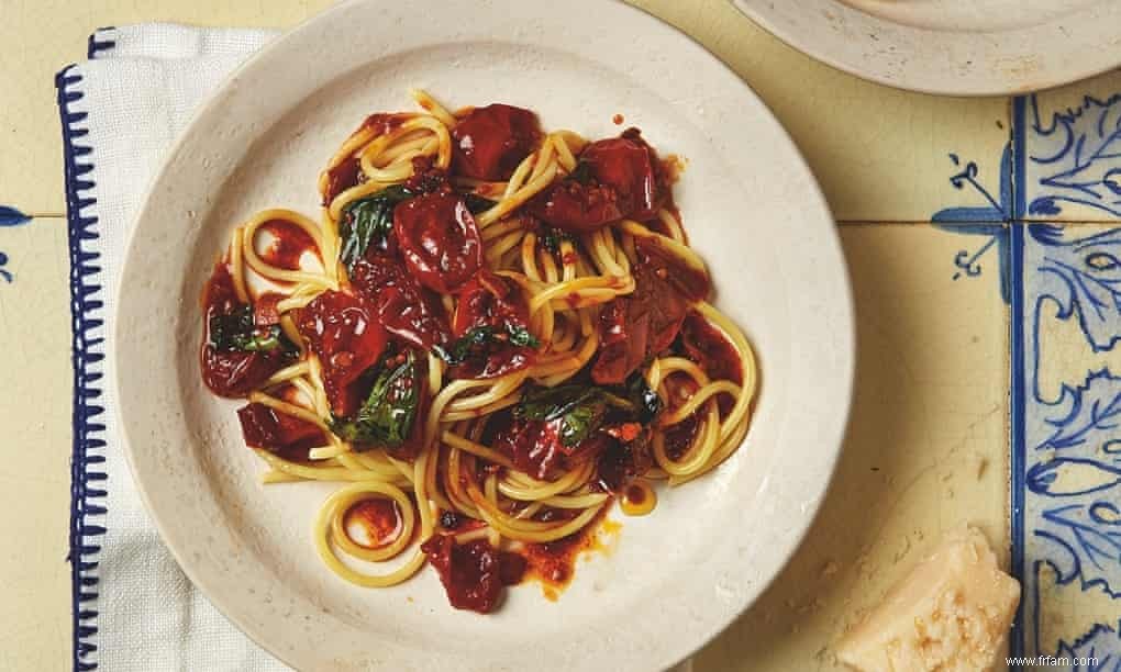 Petits chiffres en sauce :les recettes de pâtes à la tomate de Yotam Ottolenghi 