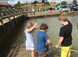 Vie de famille :Crabbing in Suffolk, Rock Your Baby de George McCrae et Dad’s corned beef hasch castles 