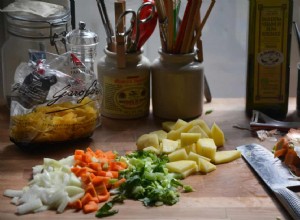 La recette de pâtes et pommes de terre de Rachel Roddy 