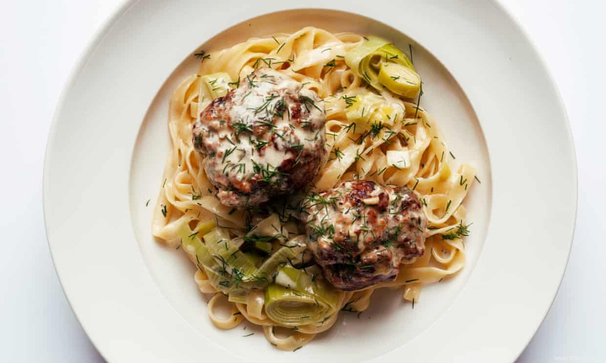 Recette de boulettes de saucisses de Nigel Slater et tagliatelles de poireaux 