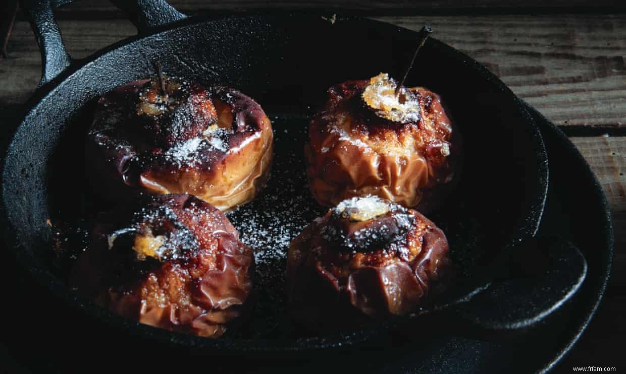 Recettes historiques :bouchons noirs - tout simplement le meilleur pudding aux pommes cuit au four 