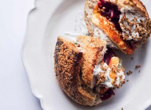 Halloumi de Nigel Slater avec recette de pain à la betterave et au sésame 