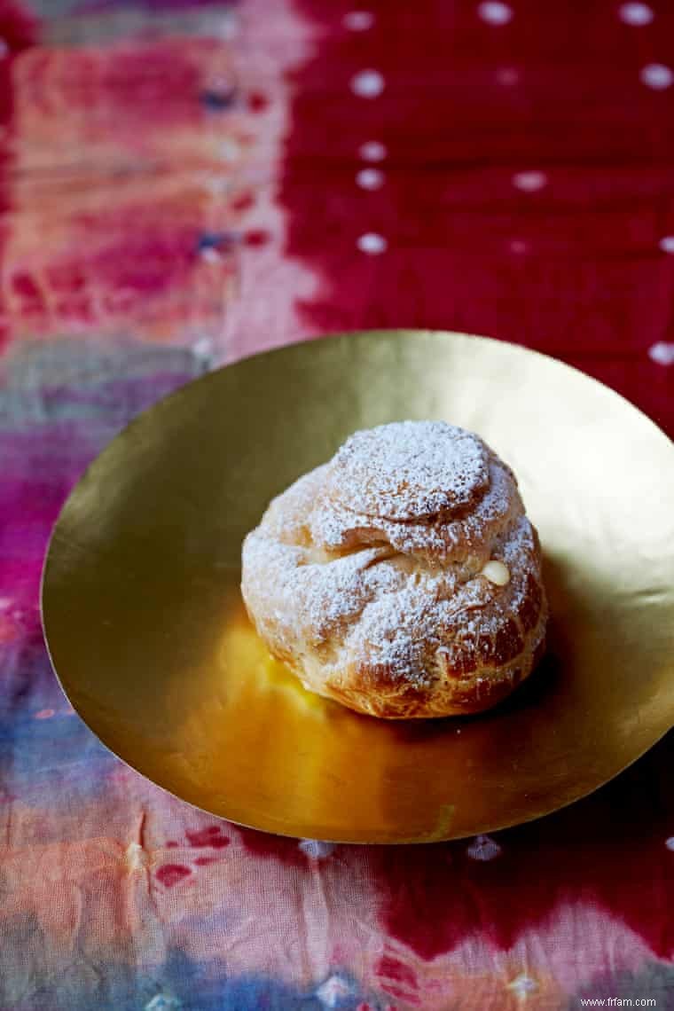 La recette du chou à la crème aux fruits de la passion de Claire Ptak 