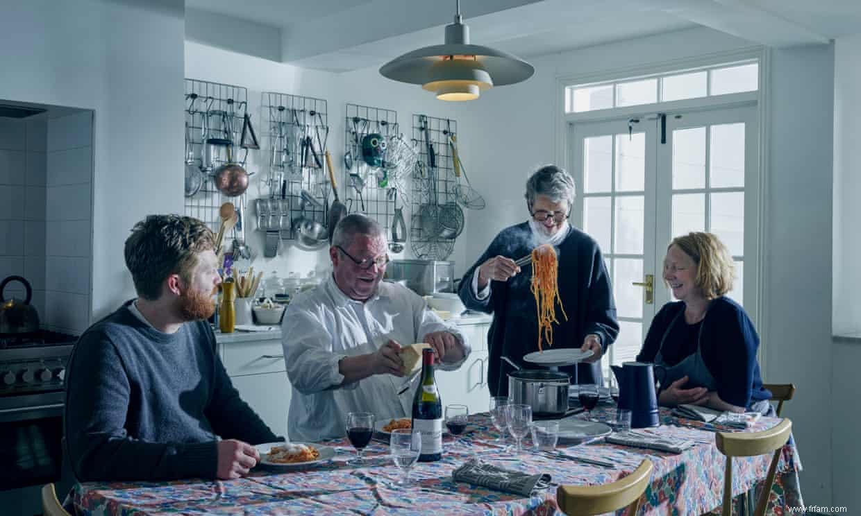 Mains de grand-mère :la meilleure recette de pâtes à la tomate des Henderson 