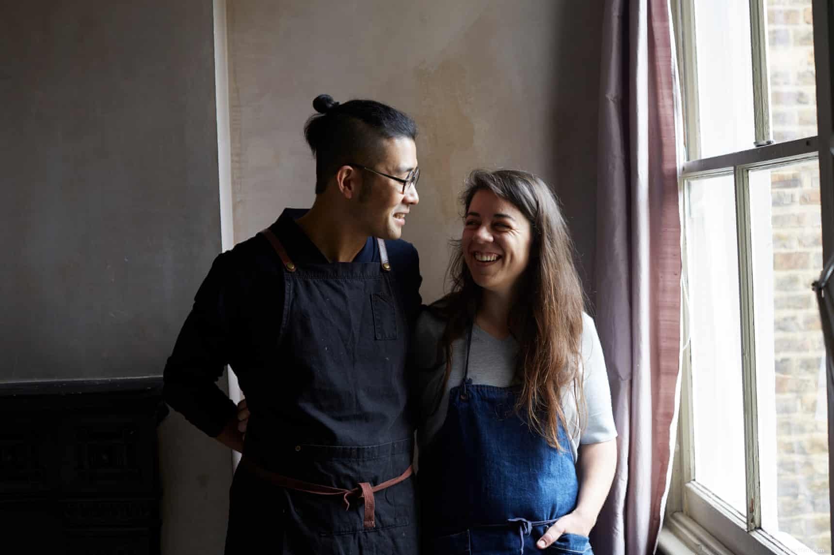 Une recette de congee chinois servie de trois manières 