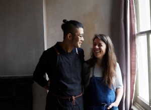 Une recette de congee chinois servie de trois manières 