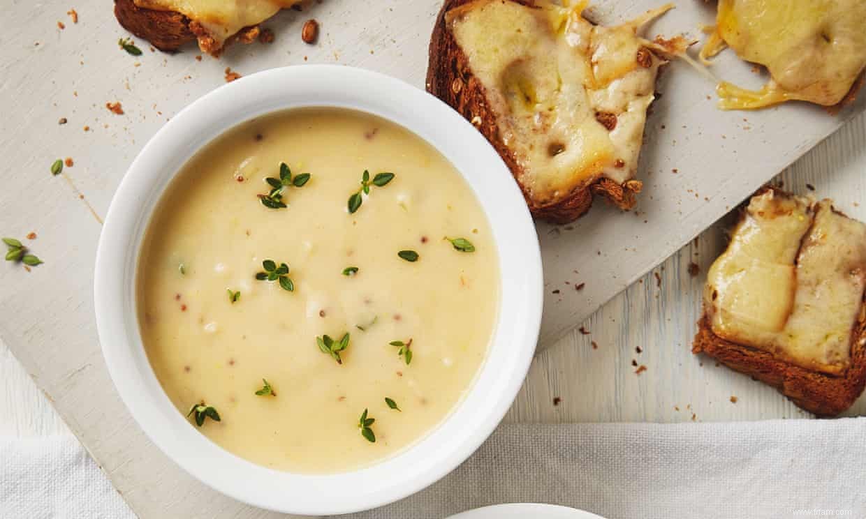 Le cuisinier du week-end :les recettes de Thomasina Miers pour la soupe de céleri-rave et la pizza blanche aux topinambours 