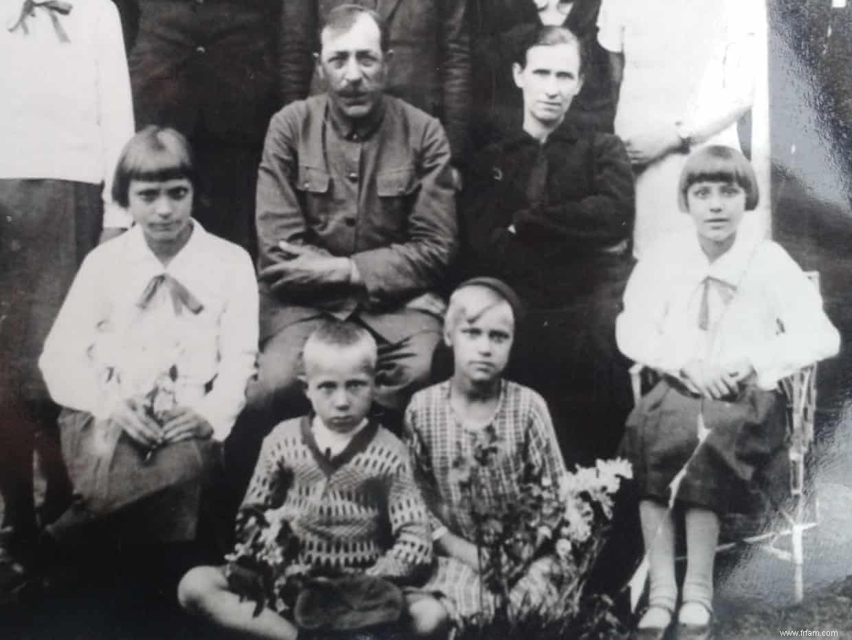 Vie de famille :Mon père en Pologne bien avant ma naissance, Rock Around the Clock et pâtes au caviar 