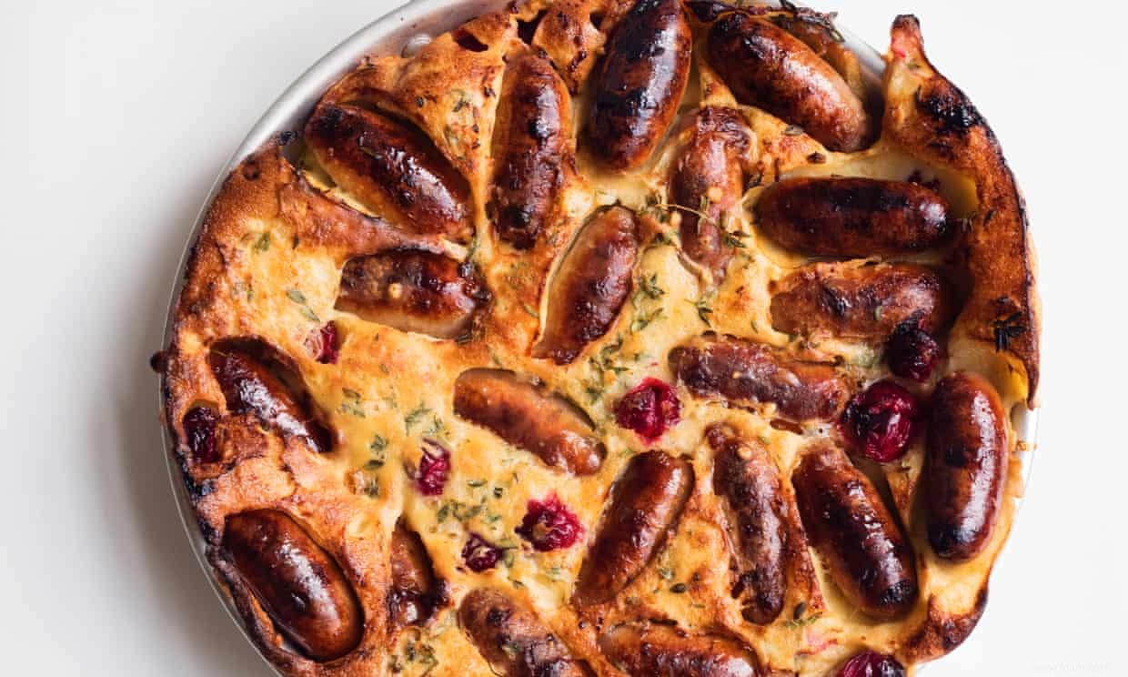 Recette de pouding aux chipolatas et aux canneberges de Nigel Slater 