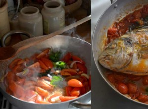 La recette de poisson poché à la tomate et au vin de Rachel Roddy 