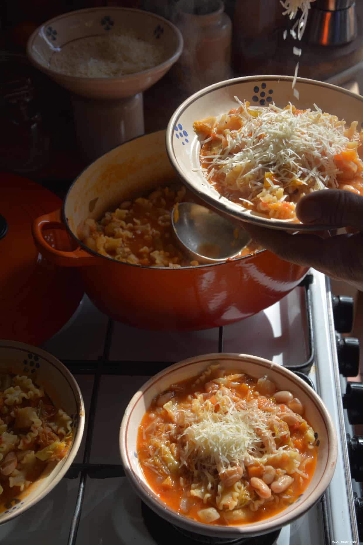 La recette de Rachel Roddy pour une vraie soupe minestrone 