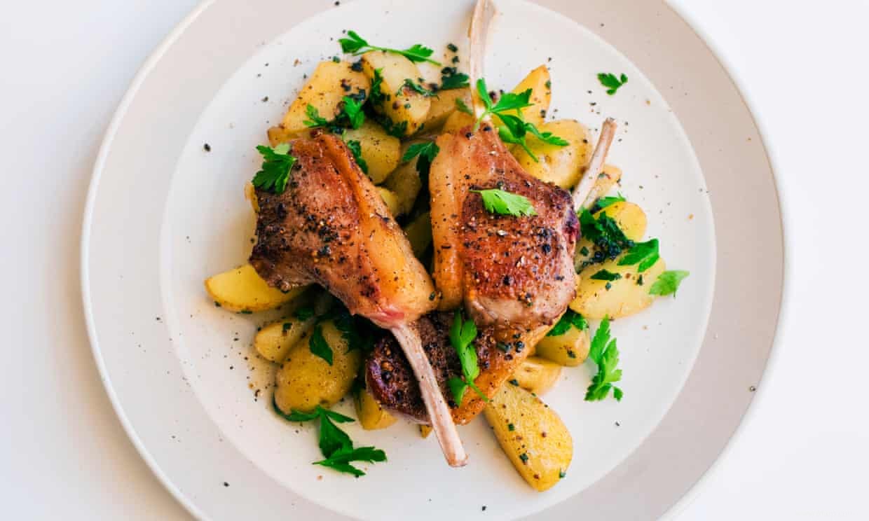 Côtelettes d agneau de Nigel Slater, pommes de terre à l anchois et à la sauge 