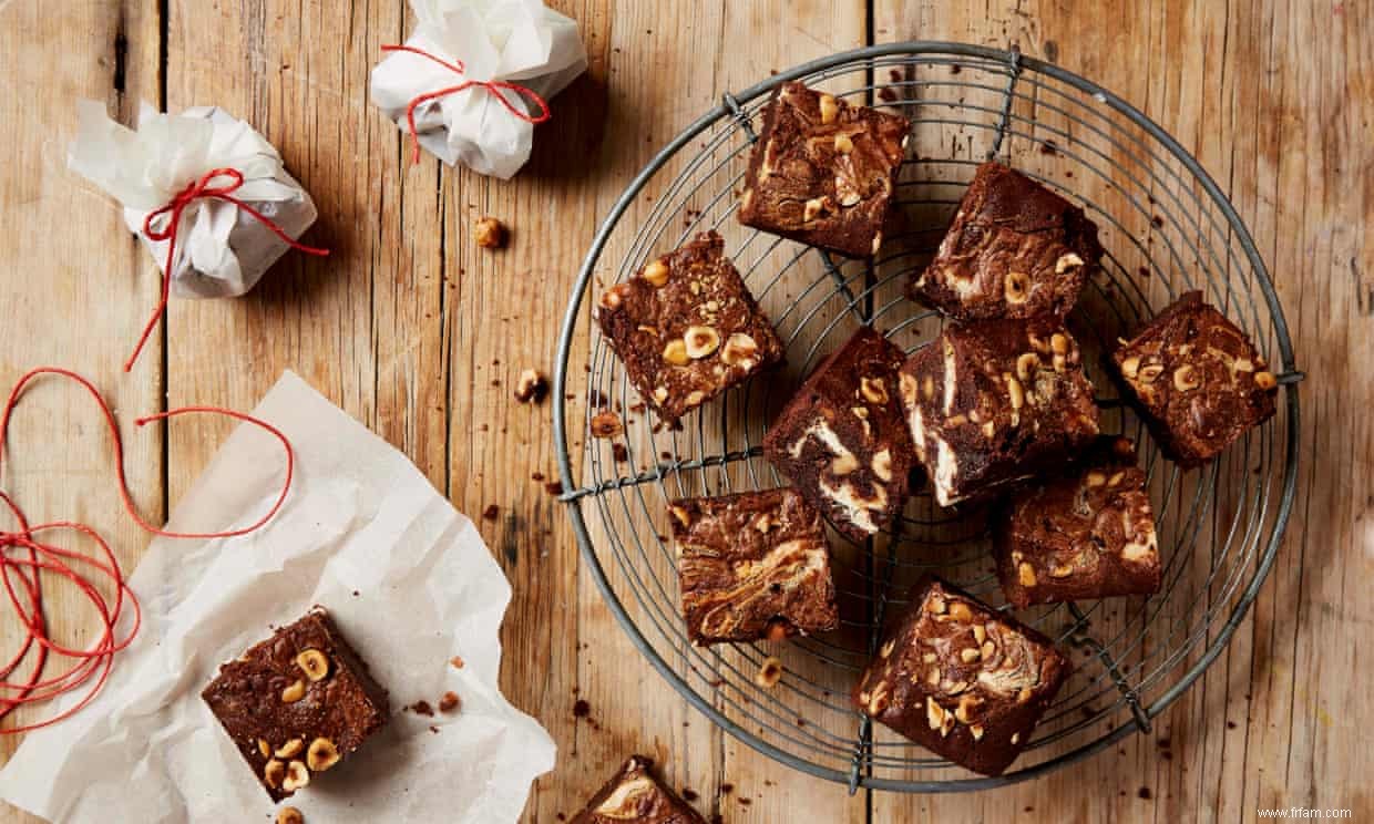 Le cuisinier du week-end :les recettes de pique-nique de Thomasina Miers – poulet poché avec salade de freekeh et brownies au chocolat kamut 