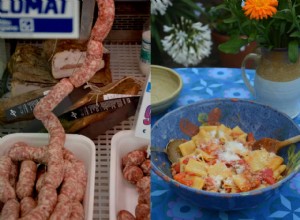 La recette de saucisses dans une sauce au poivron rouge de Rachel Roddy 