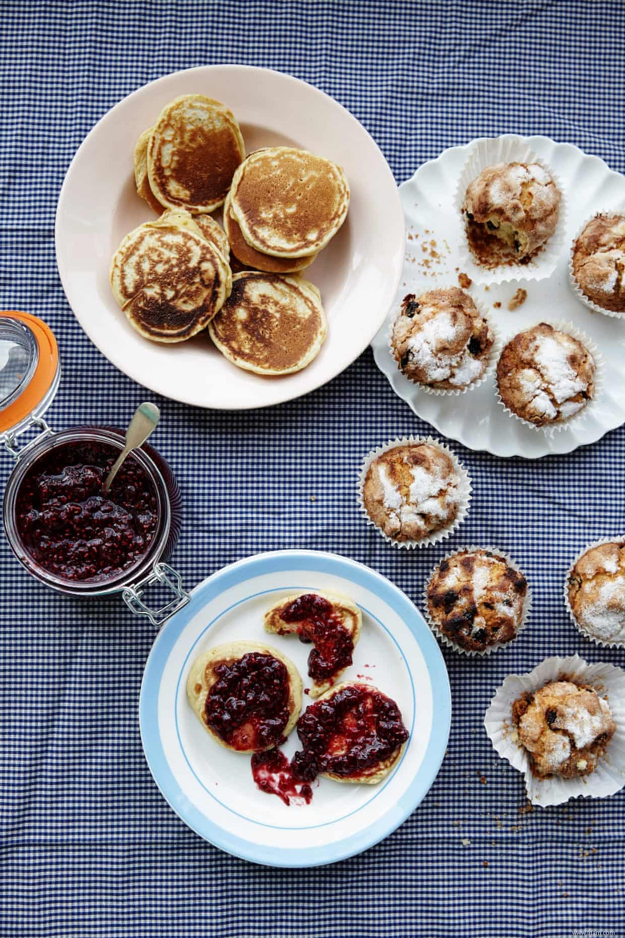 Recettes de pancakes écossais et de petits pains aux raisins que vos enfants peuvent préparer 