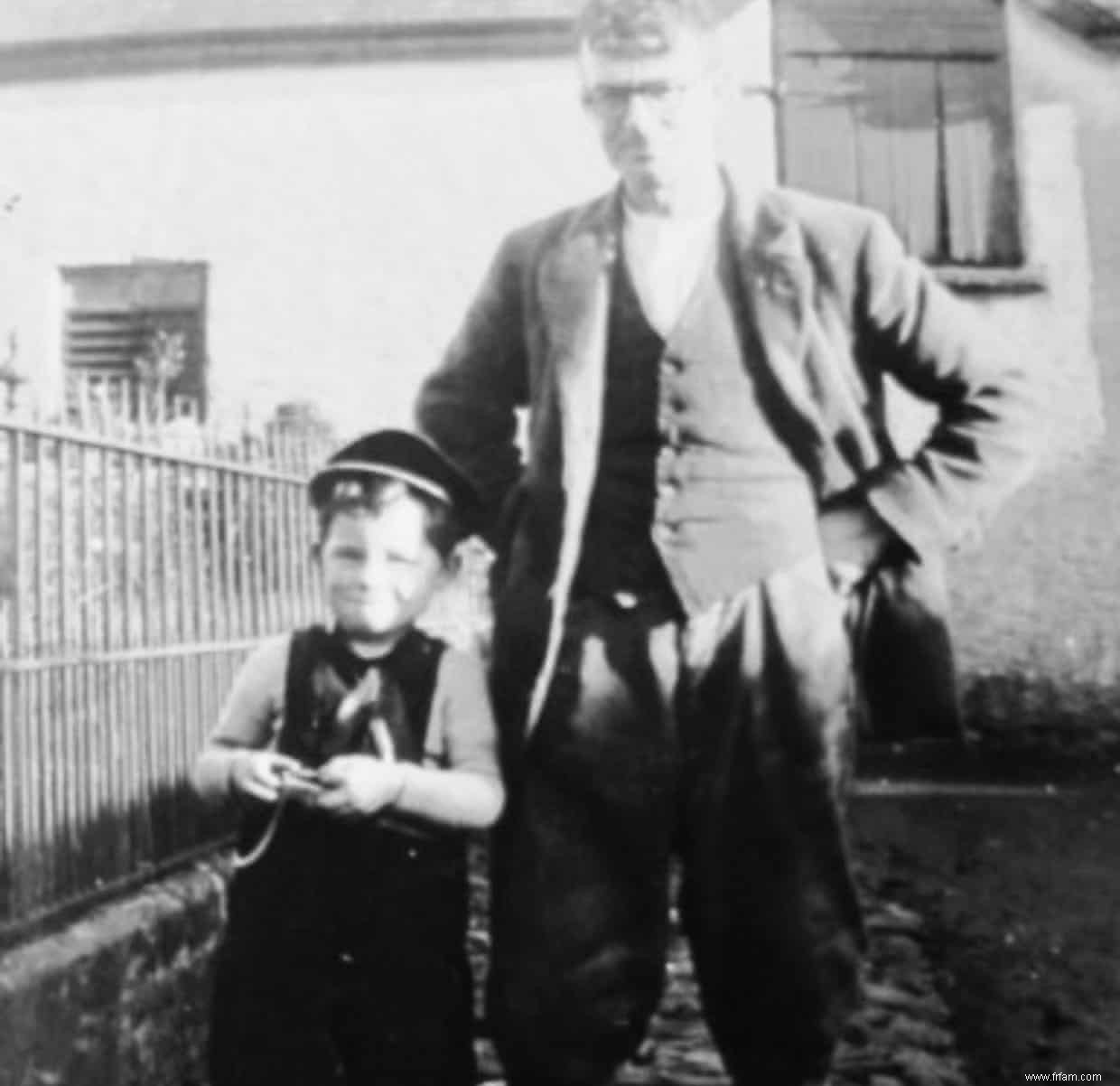 Vie de famille :Moi en tant que conducteur de bus avec mon père agriculteur; Bouillie, bouillie, bouillie de The Quiet Man; L heure du thé du dimanche sonne 