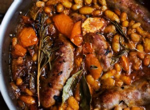 Recettes de saucisses et de betteraves cuites au four Bonfire Night de Nigel Slater 