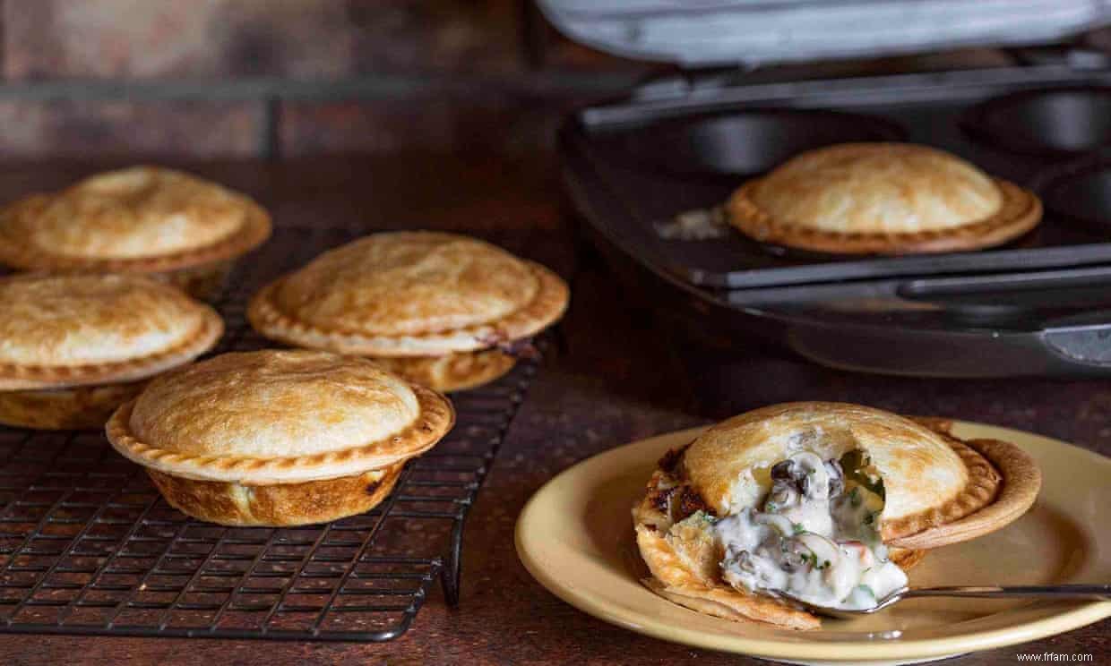 Grand livre de cuisine australien - recettes de crabe de boue au piment, de rouleaux de crevettes et de tartes aux huîtres 