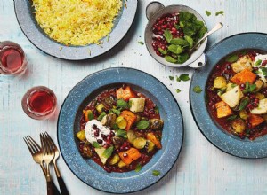 Recette de Thomasina Miers pour les légumes d hiver rôtis à la sauce aux noix et à la grenade 