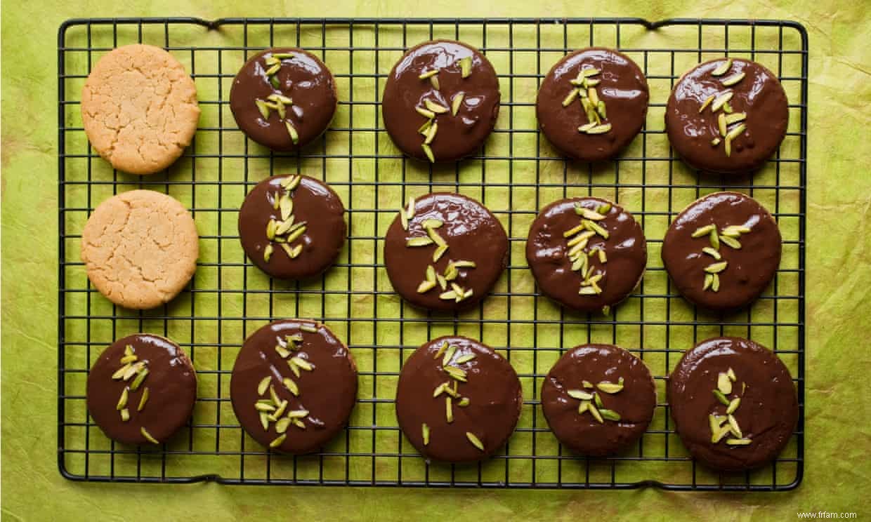 Les recettes de pouding vapeur et de biscuits au chocolat de Nigel Slater 