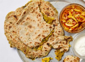 Recette végétalienne de Meera Sodha pour aloo paratha avec cornichon rapide au citron 