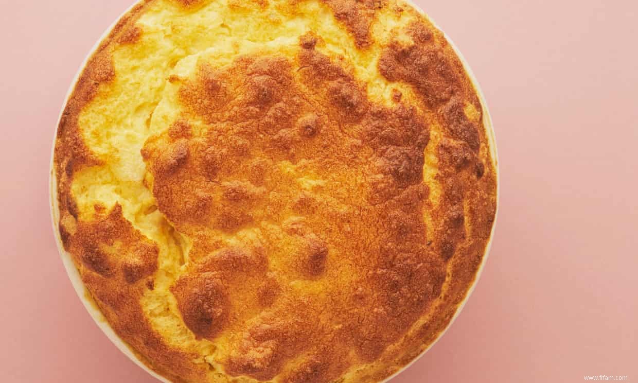 La recette de Thomasina Miers du soufflé au haddock fumé au fromage de brebis 