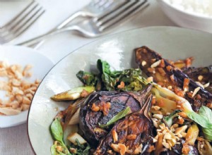 Recette de mini-aubergines braisées d Alice Hart avec bok choy, cacahuètes et basilic thaï 