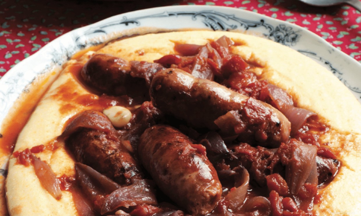 La recette de Margot Henderson pour les saucisses de fenouil braisées à la sauce tomate 