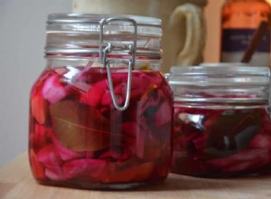 La recette de Rachel Roddy pour les légumes du jardin marinés 