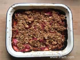 Comment faire le parfait crumble à la rhubarbe 