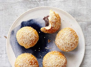 La recette de Tamal Ray pour les bretzels collants aux noisettes et aux dattes 