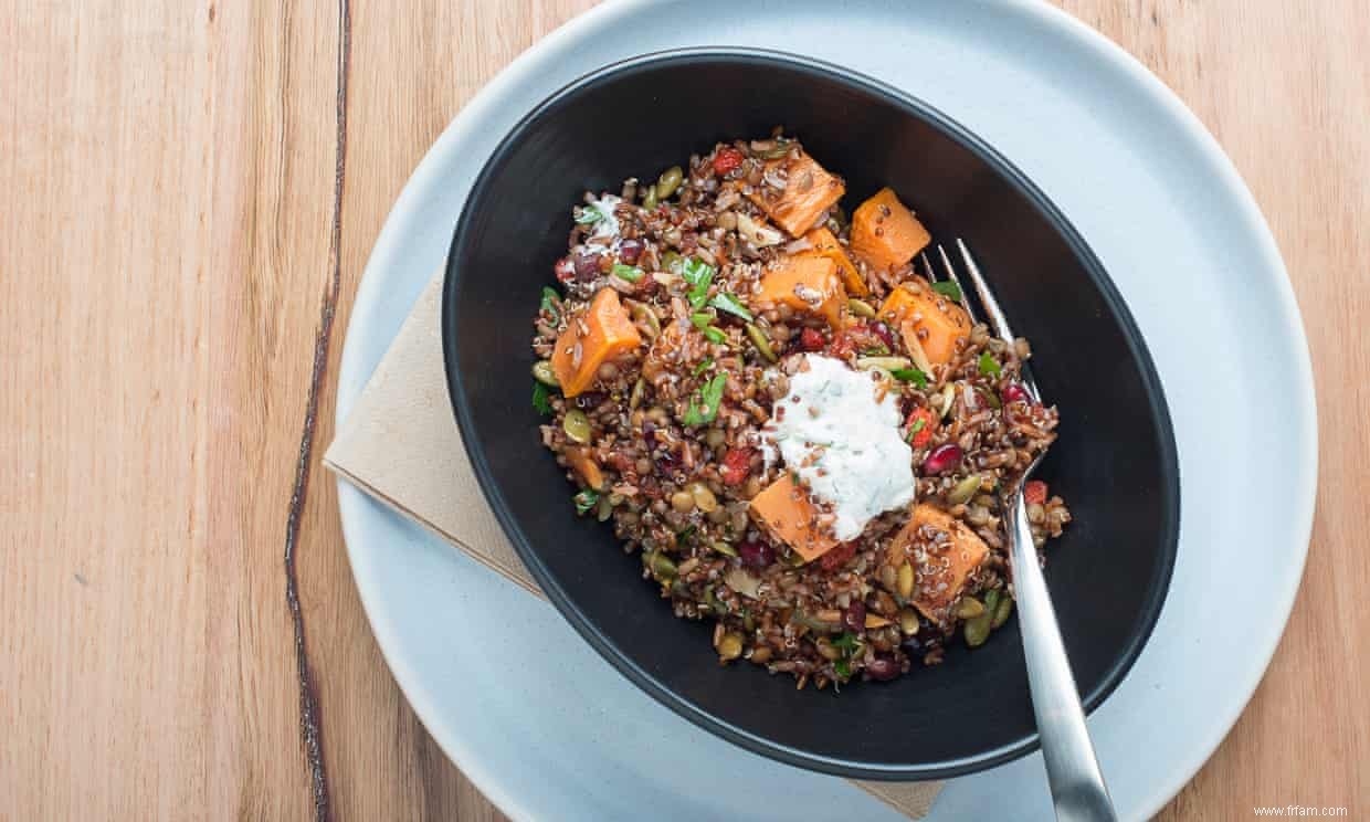 La recette de la salade rouge aux baies et noix épicées de Michele Curtis 