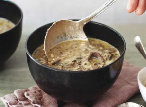 La recette de la soupe crémeuse aux champignons et aux noisettes de Peter Gordon 