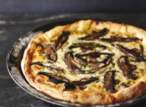 Recette de la tarte crémeuse au poulet, champignons et panais de Peter Gordon 