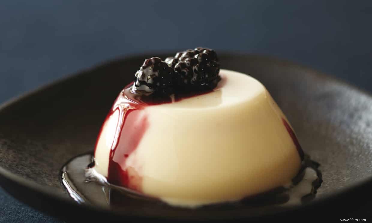 Panna cotta aux mûres balsamiques de Peter Gordon 